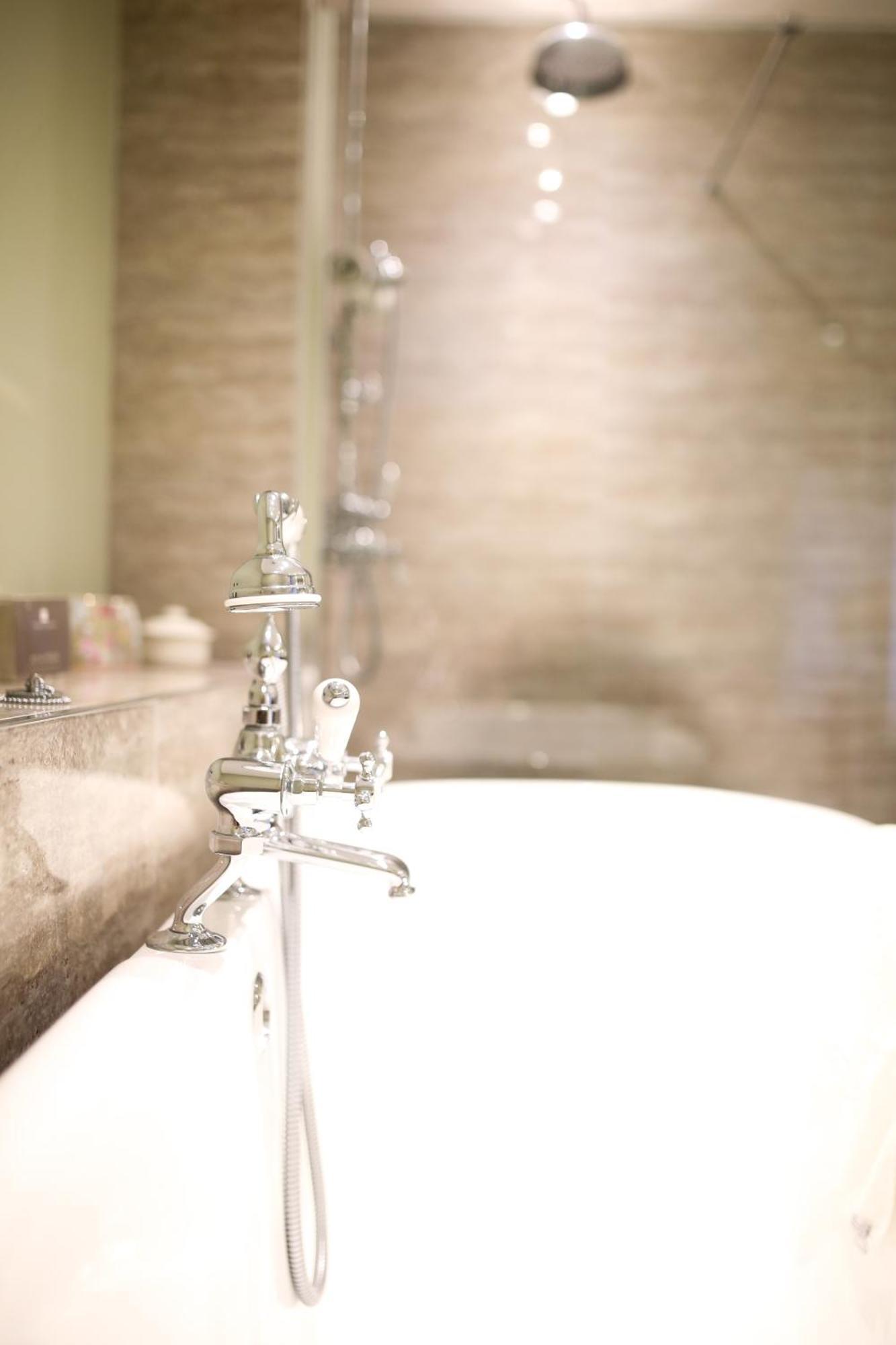 Ockenden Manor Hotel & Spa Cuckfield Bilik gambar